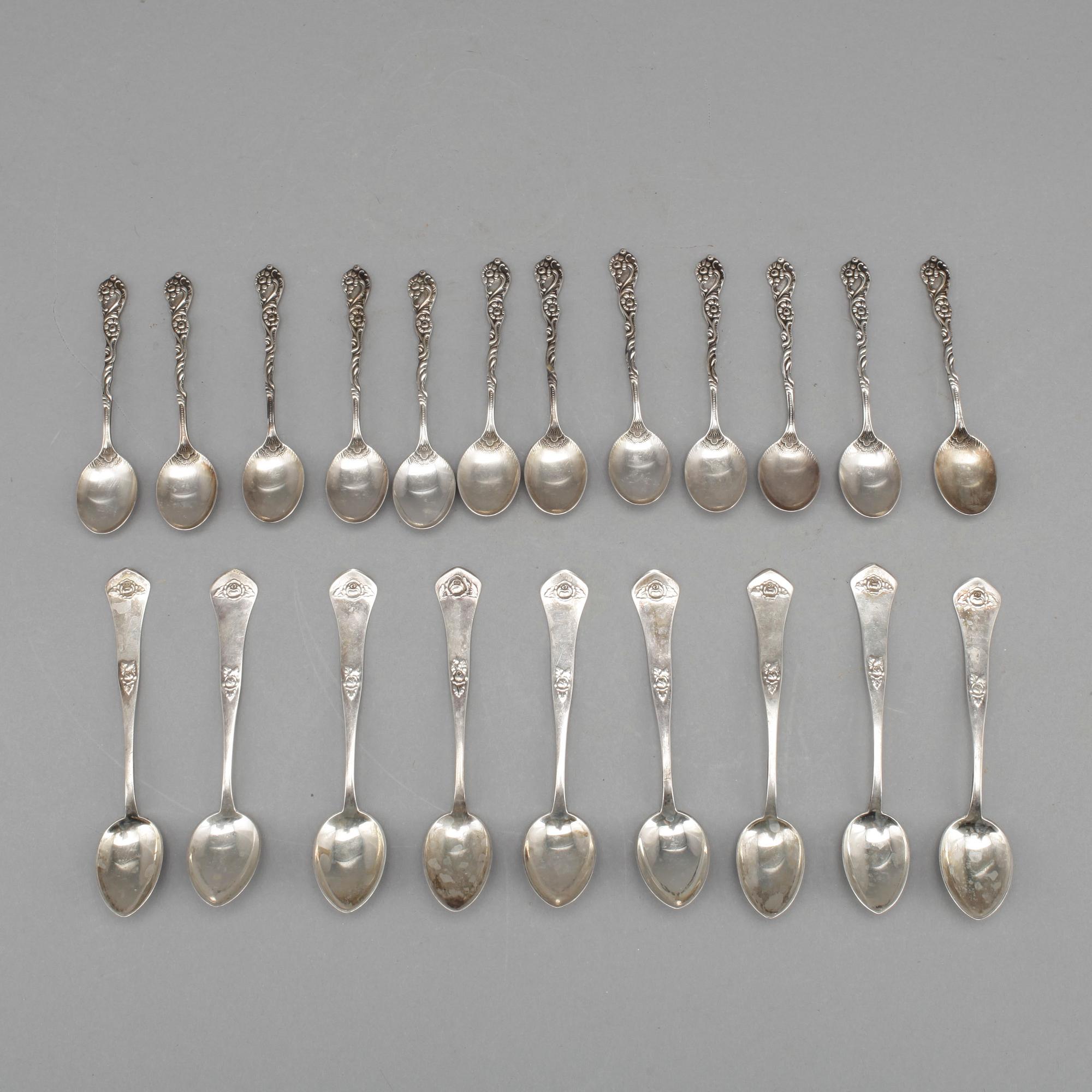SKEDAR, 12+9 st, silver, bland annat Matsilver Ab, Stockholm, 1973. Vikt ca 233g.