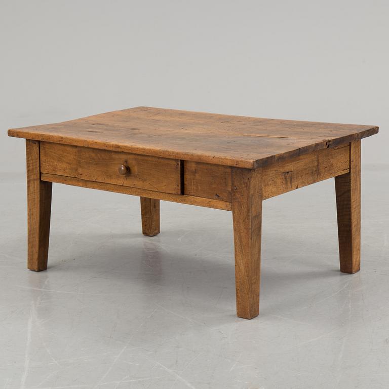 a French 20th century table.