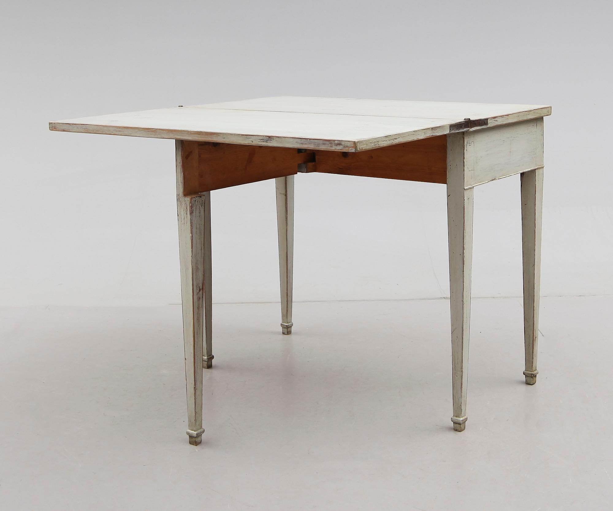 SPELBORD, sengustavianskt, omkring år 1800.