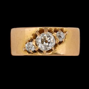 RING, 18K guld, diamanter, Stockholm ca 1882. Vikt ca 8 g.