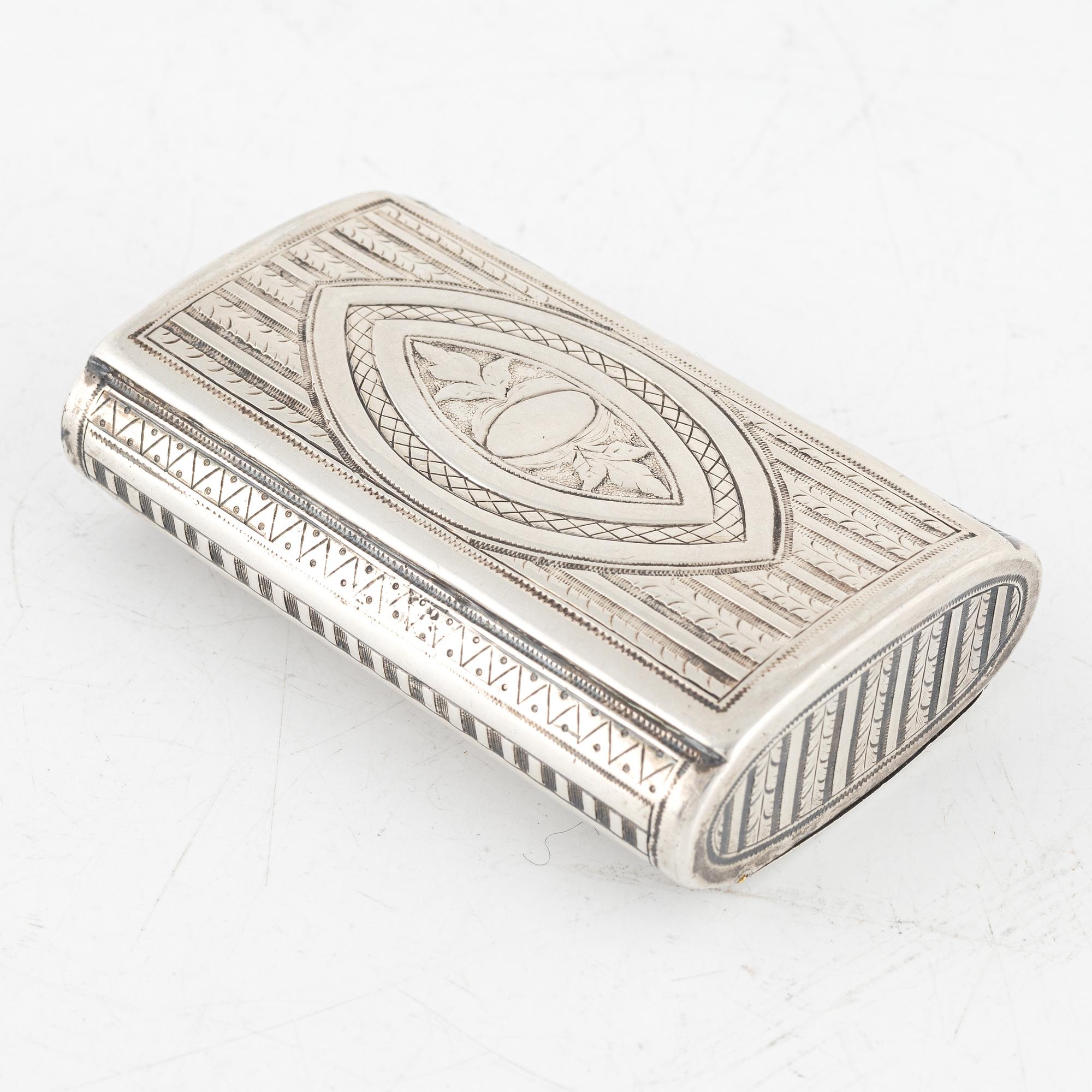 Dosa, silver, otydliga stämplar, 1800-tal.