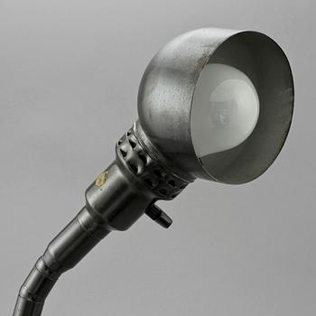 BORDSLAMPA, Industrilampa Brottby Mek Verkstads AB Mölndal 1900-talets första hälft.