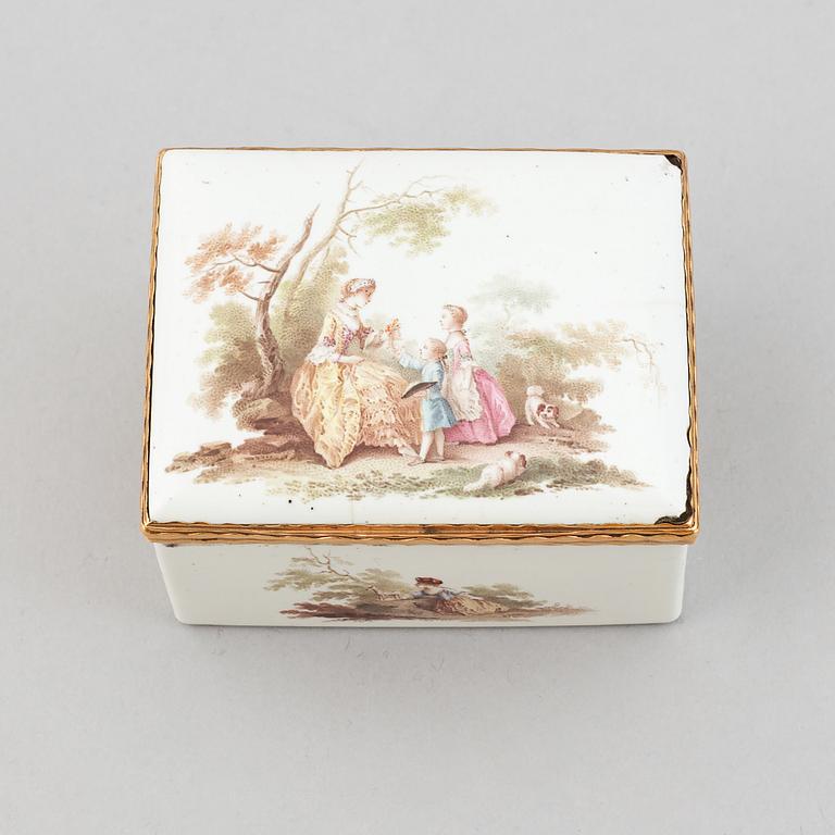 An enamel box, 18th century, and a silver-plates case, 18th/19th century.
