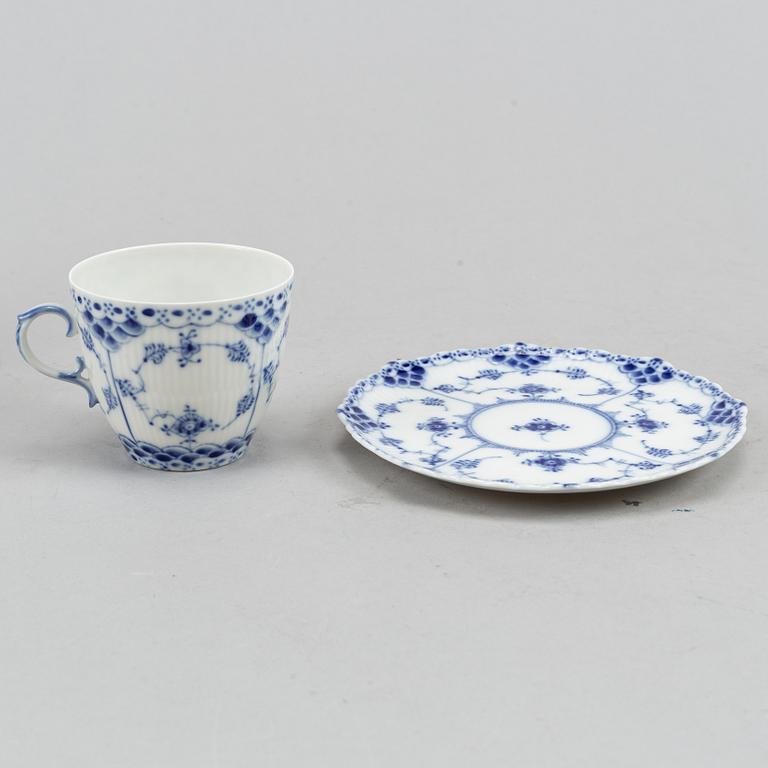 Delar av kaffeservis,  porslin, 13 delar, "musselmalet", hel- och halvblonde, , Royal Copenhagen.