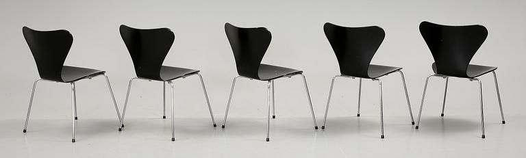 STOLAR, 5 st . "Sjuan", Arne Jacobsen, Fritz Hansen, sannolikt 1960-70-tal.