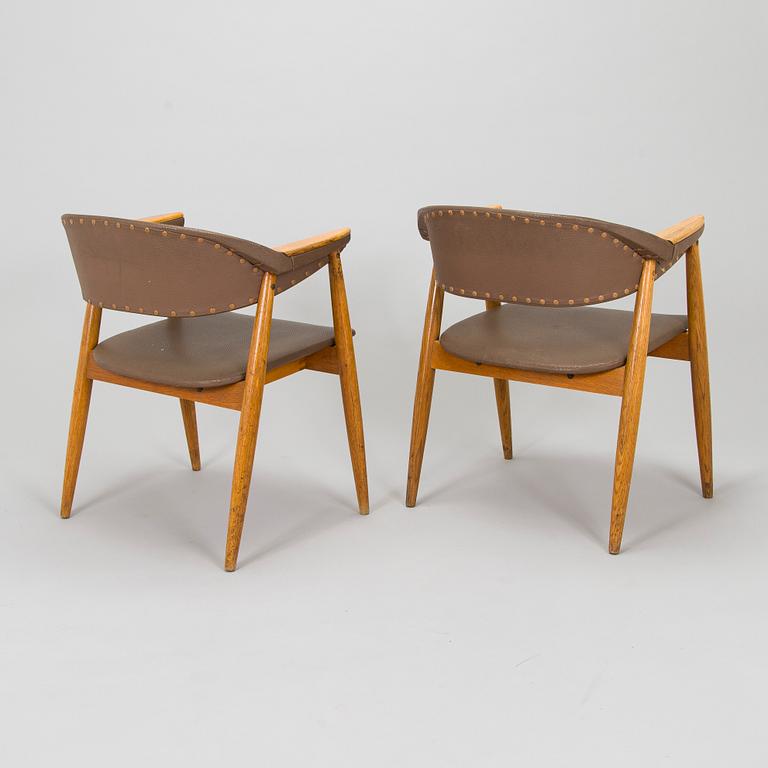 A pair of 1950s chairs.
