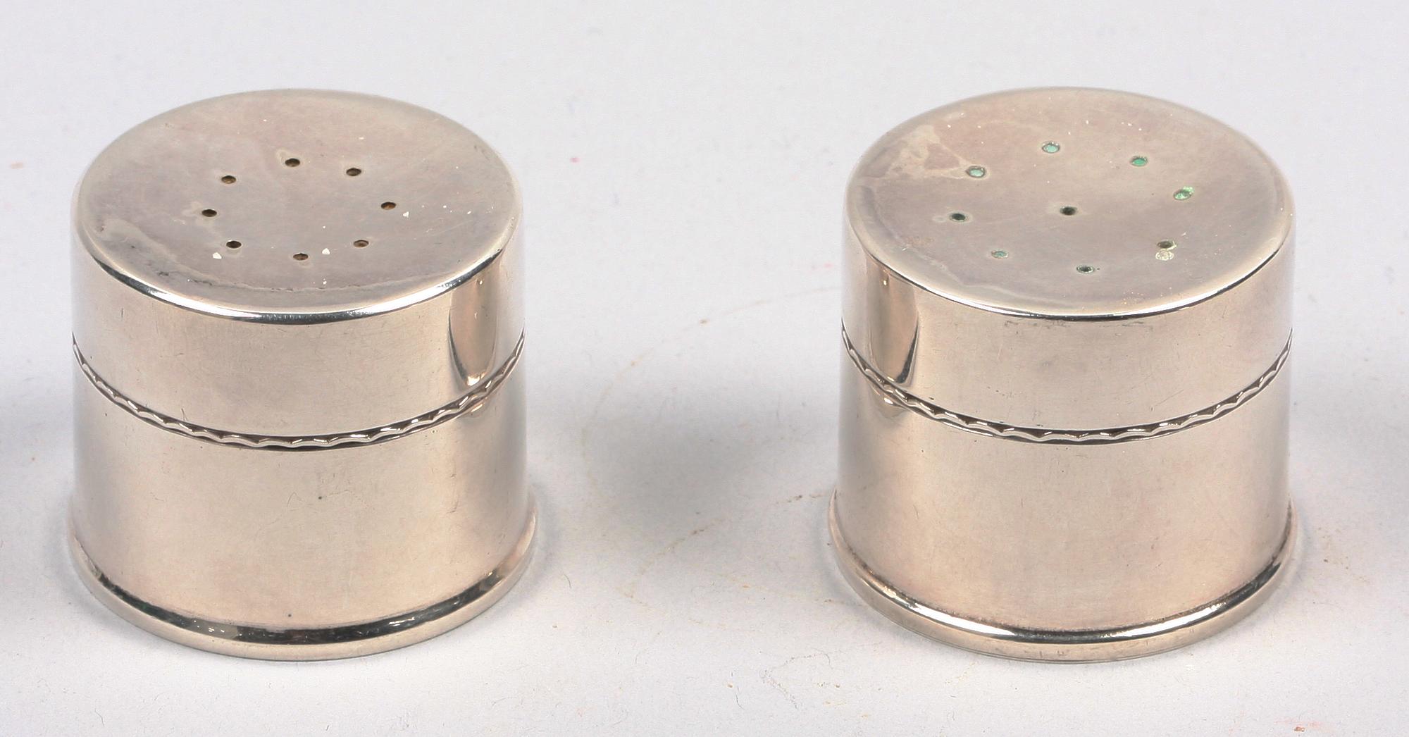 STRÖARE, 2 st. Silver. Råström, Stockholm 1969.