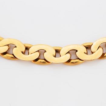 18K gold bracelet.