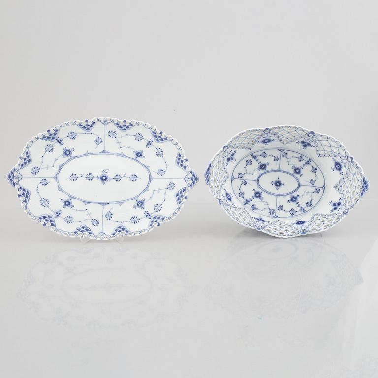 A 'Blue Fluted Full Lace' / 'Musselmalet' Fruit Bowl and Stand, Royal Copenhagen, model number 1059 and 1060, 1898-1923.