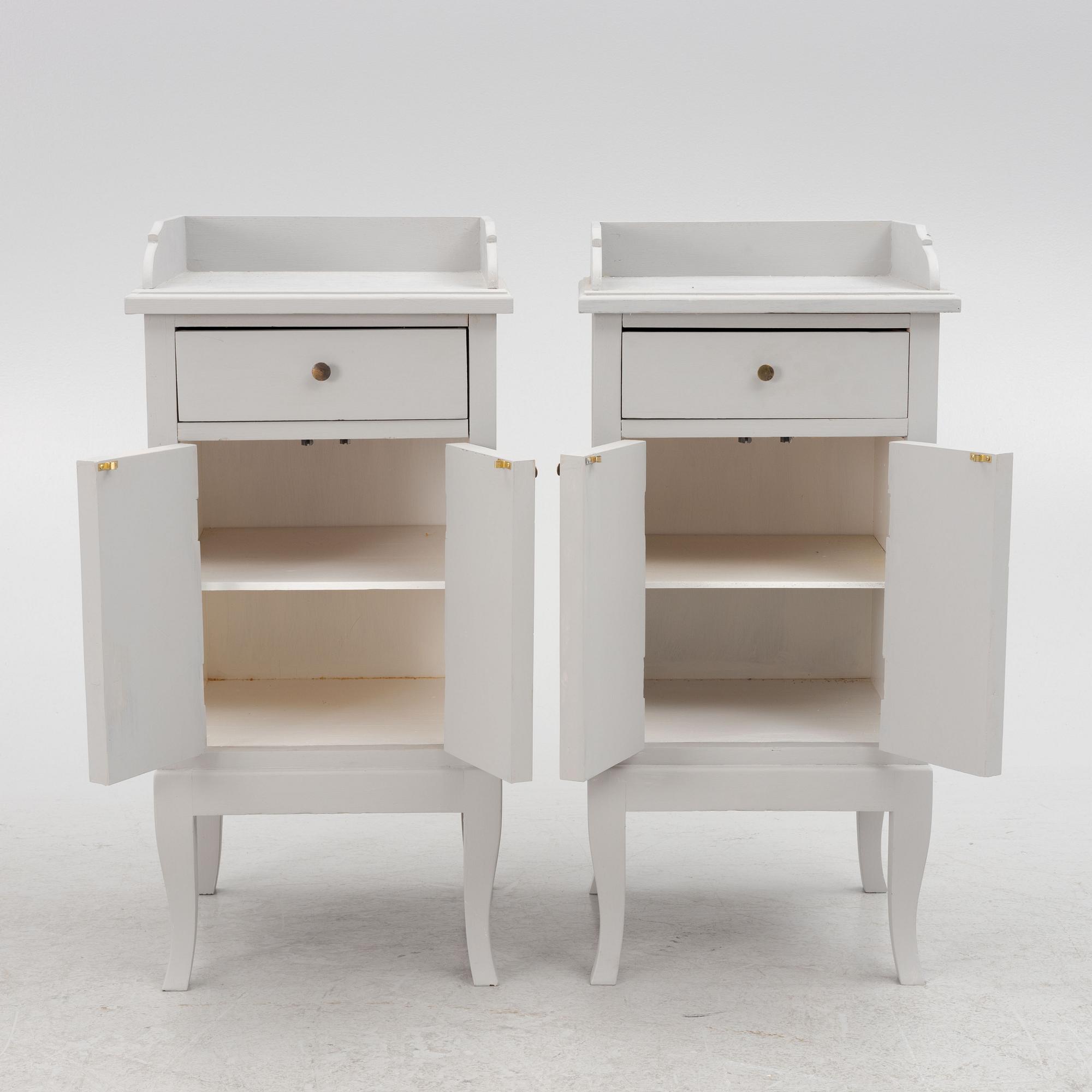 Sängbord, ett par, 1900-talets första hälft.