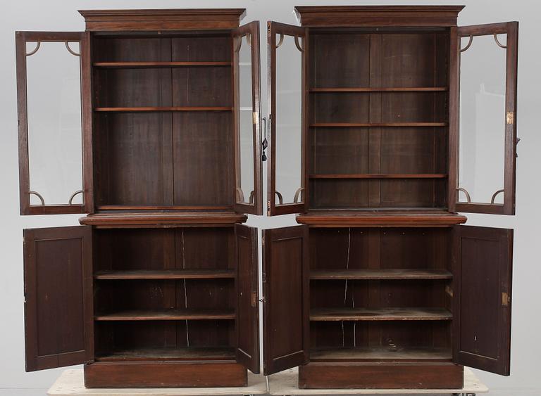 BOKSKÅP, ett par, England, sent 1800-tal.