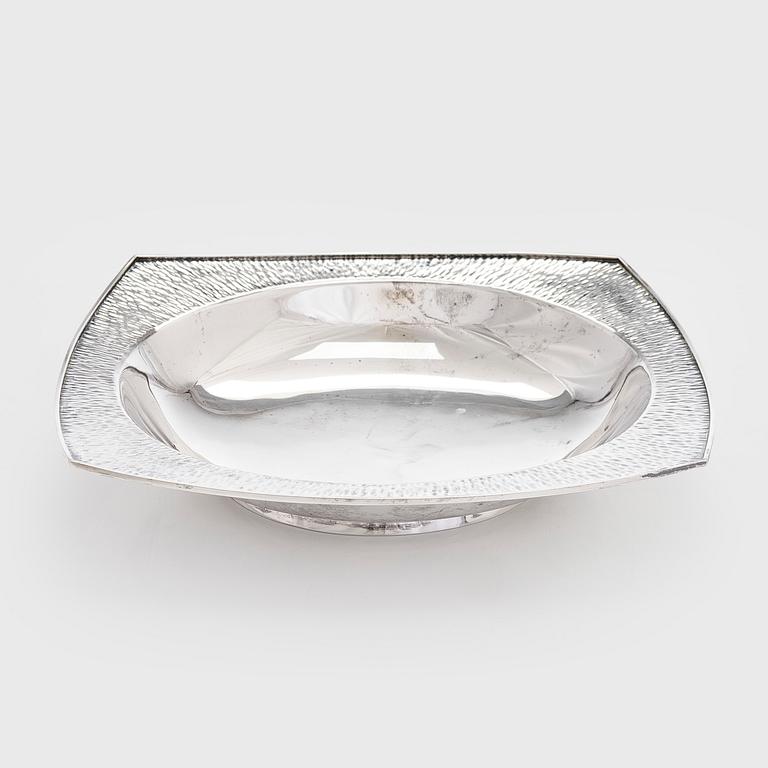 Väinö Hamara, fat, sterling silver, Helsingfors 1970.