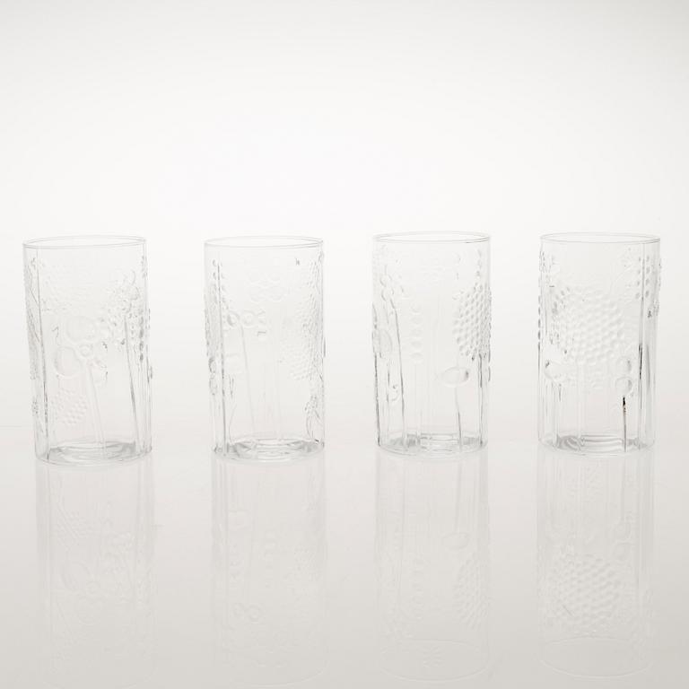 OIVA TOIKKA, a 13-piece 'Flora' glassware for Nuutajärvi Notsjö. In production 1966-1991.