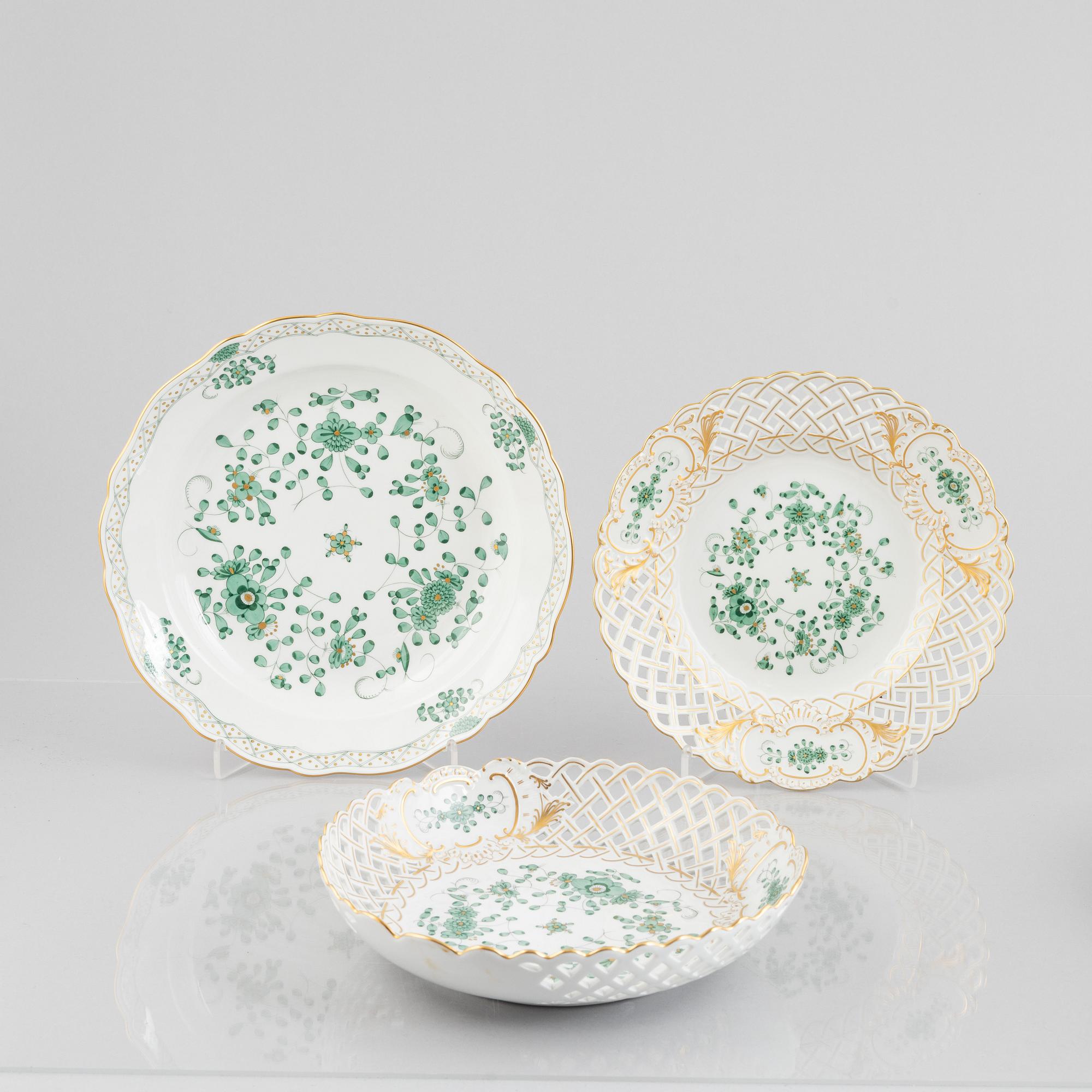 Dinner and coffee service, 72 pieces, porcelain, "Indische Malerei Grün", Meissen, Germany.