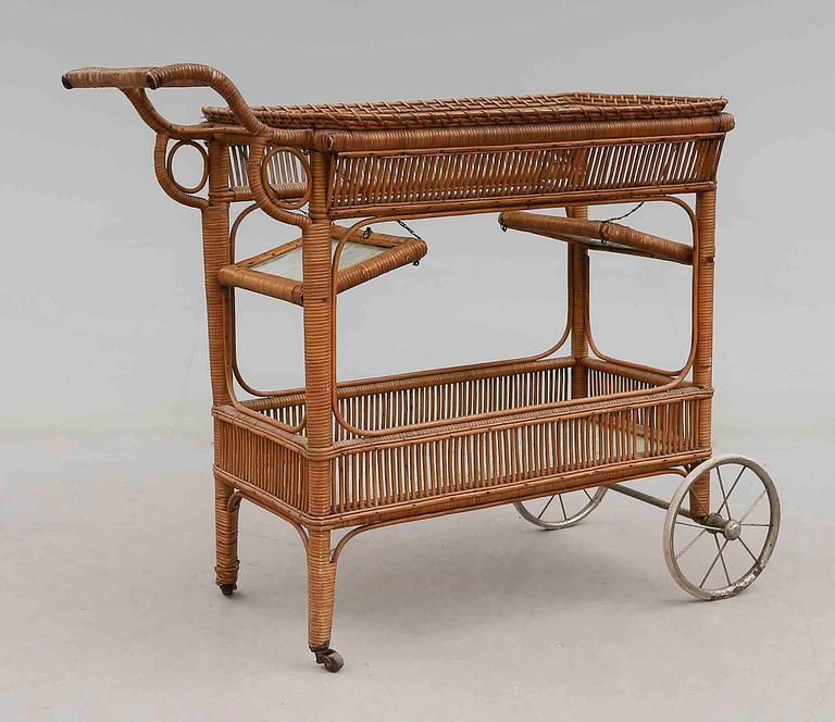 SERVERINGSVAGN, 1900-talets första hälft.