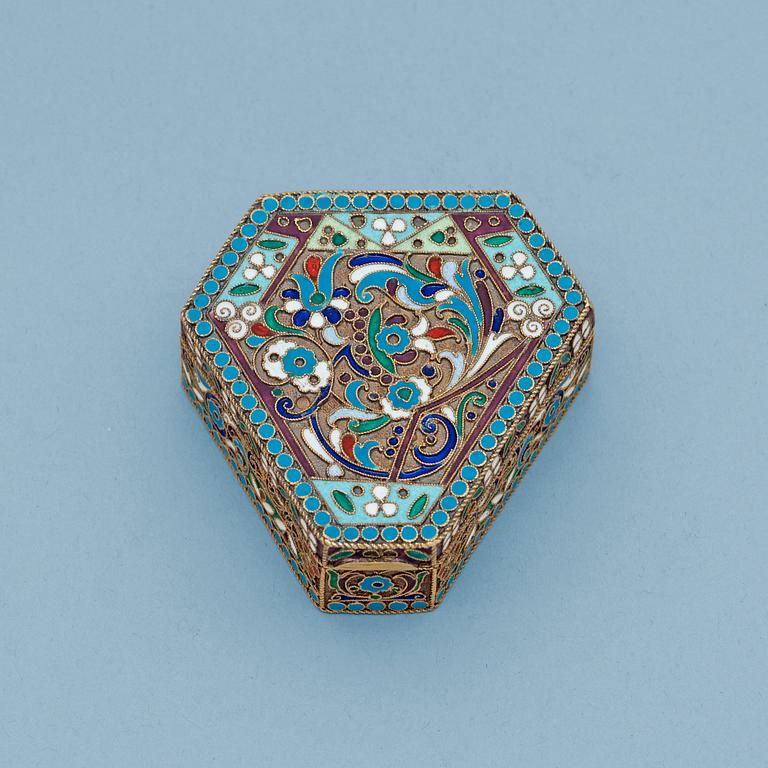 A Russian 20th century silver-gilt and enamel box, unidentified makersmark, Moscow 1908-1917.