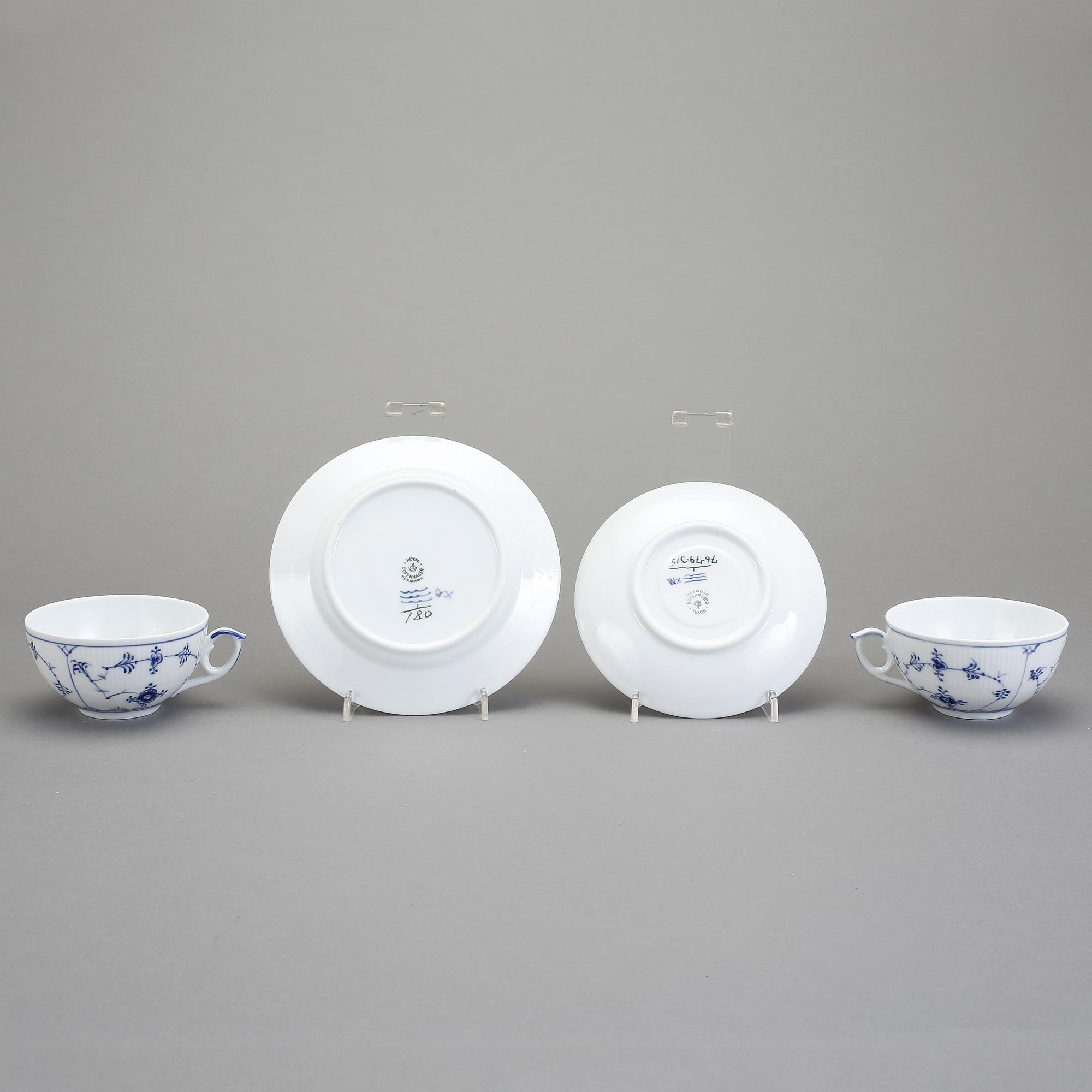 SERVISDELAR, 23 delar, porslin, Musselmalet halvblond, Royal Copenhagen.