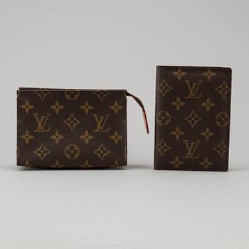 LOUIS VUITTON, "PASSPORT COVER" & "TOILETRY POUCH 15" passfodral samt necessär.