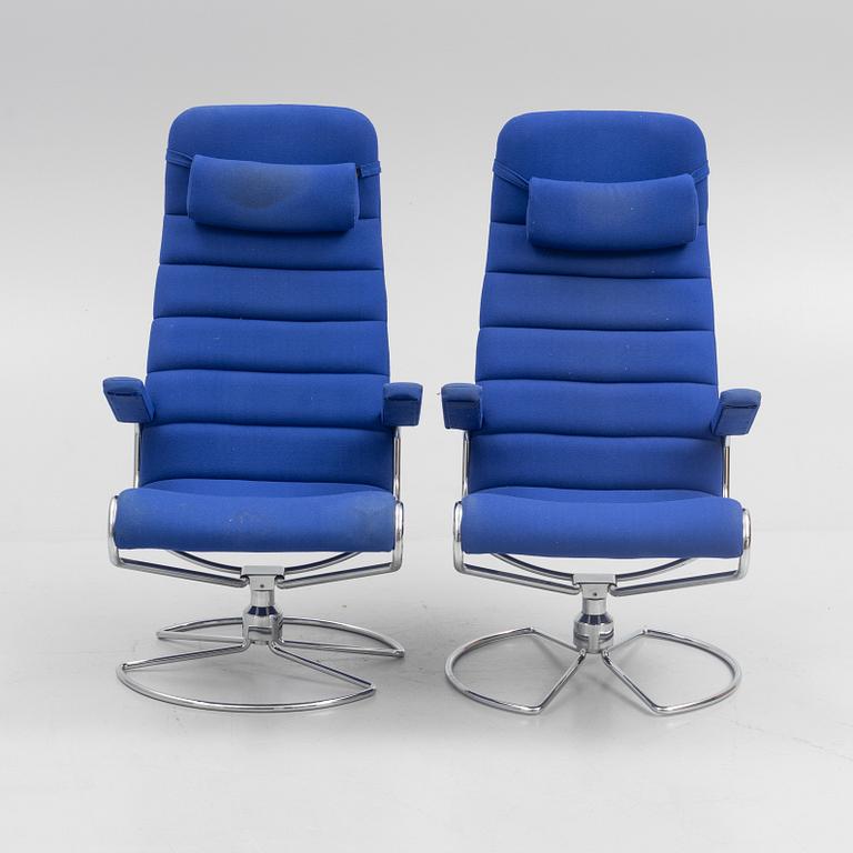 Bruno Mathsson, a pair of 'Minister' armchairs, Bruno Mathsson International, 2003.