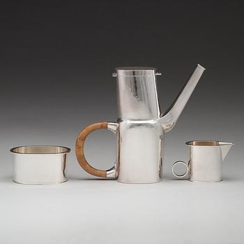 Sigurd Persson, kaffeservis, 3 delar, Stockholm 1976(kaffekannan) och 1987, smeder Lars Munkhammar och Wolfgang Gessl, sterling.