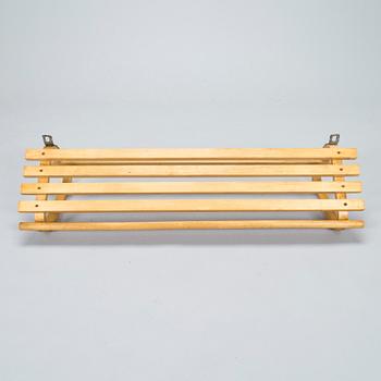 Alvar Aalto, hatthylla/ klädhängare, modell 109, Artek, 1960-70-tal.