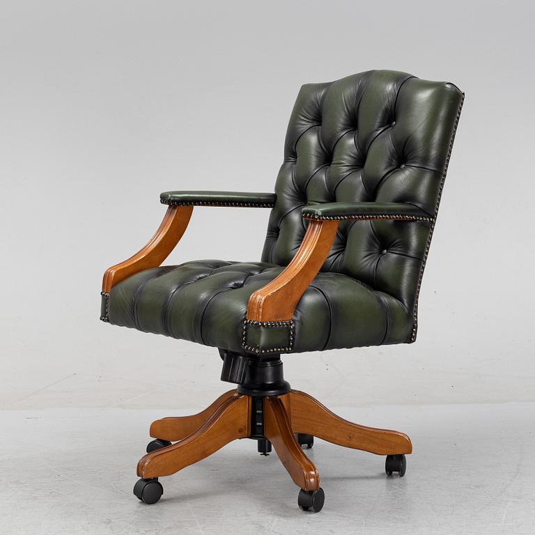 An English addjustable leather desk chair from 2006.