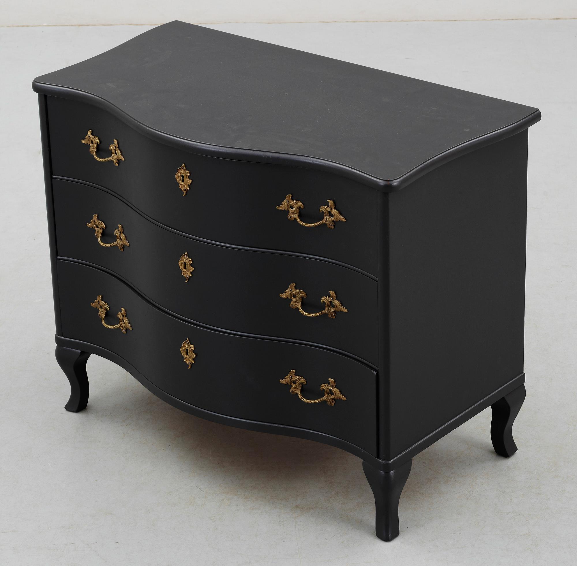 BYRÅ. Rokokostil, sent 1900-tal.