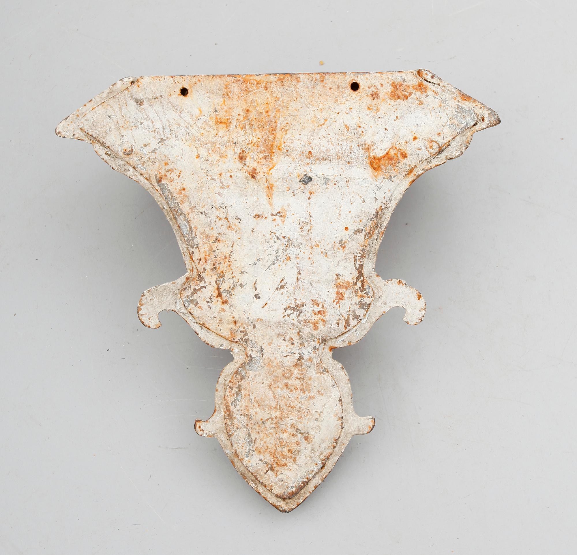 VÄGGVAS, patinerat järn, 1900-tal.