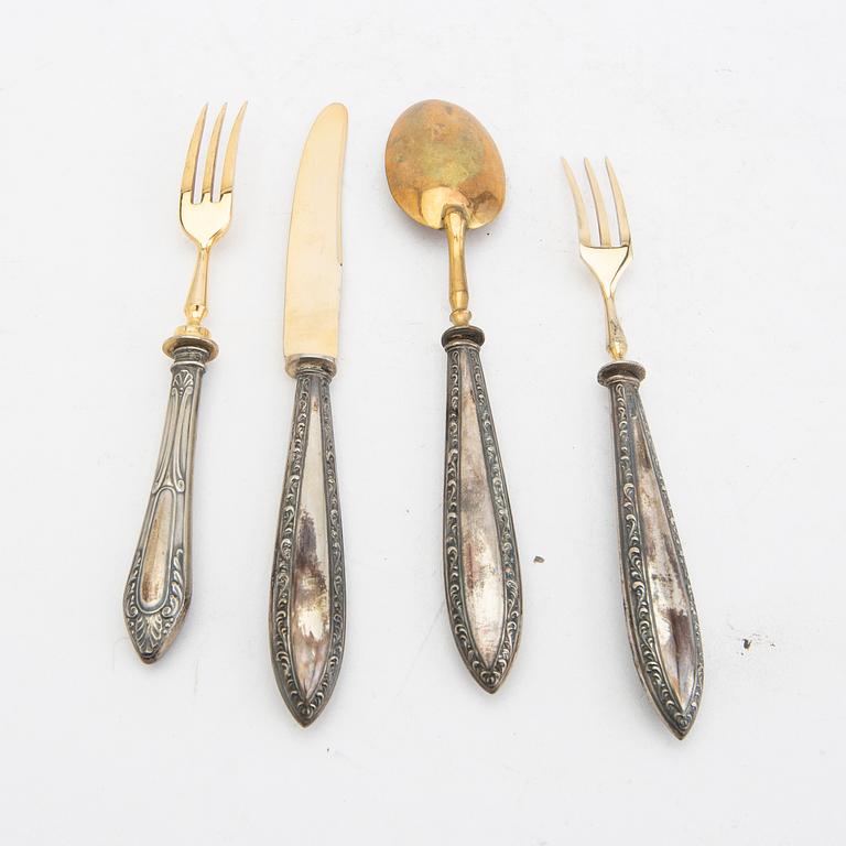 A 4 pcs silver travel cutlery around 1900, weight 112 grams.