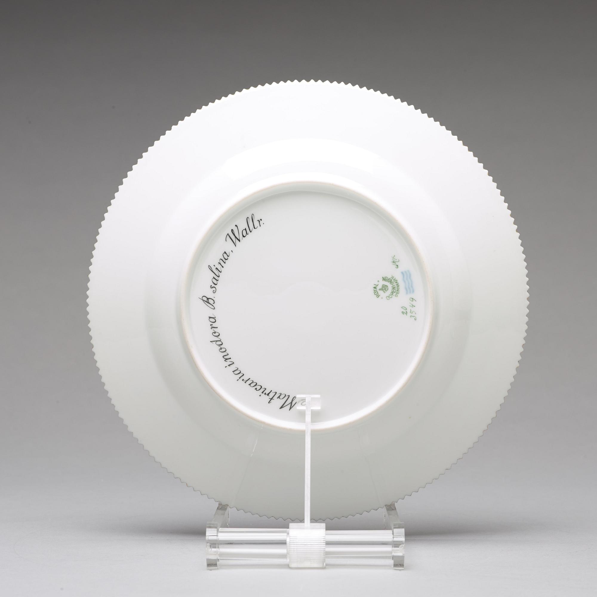 A set of 12 Royal Copenhagen "Flora Danica" dinner dishes, Denmark, 20th Century.