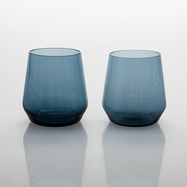 Sakari Pykälä, A pitcher and 15 'Kulma' drinking glasses for Riihimäen Lasi Oy 1956-1968.