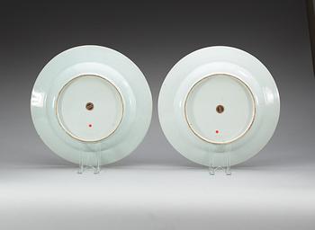 A pair of famille rose chargers. Qing dynasty, Qianlong (1736-95).