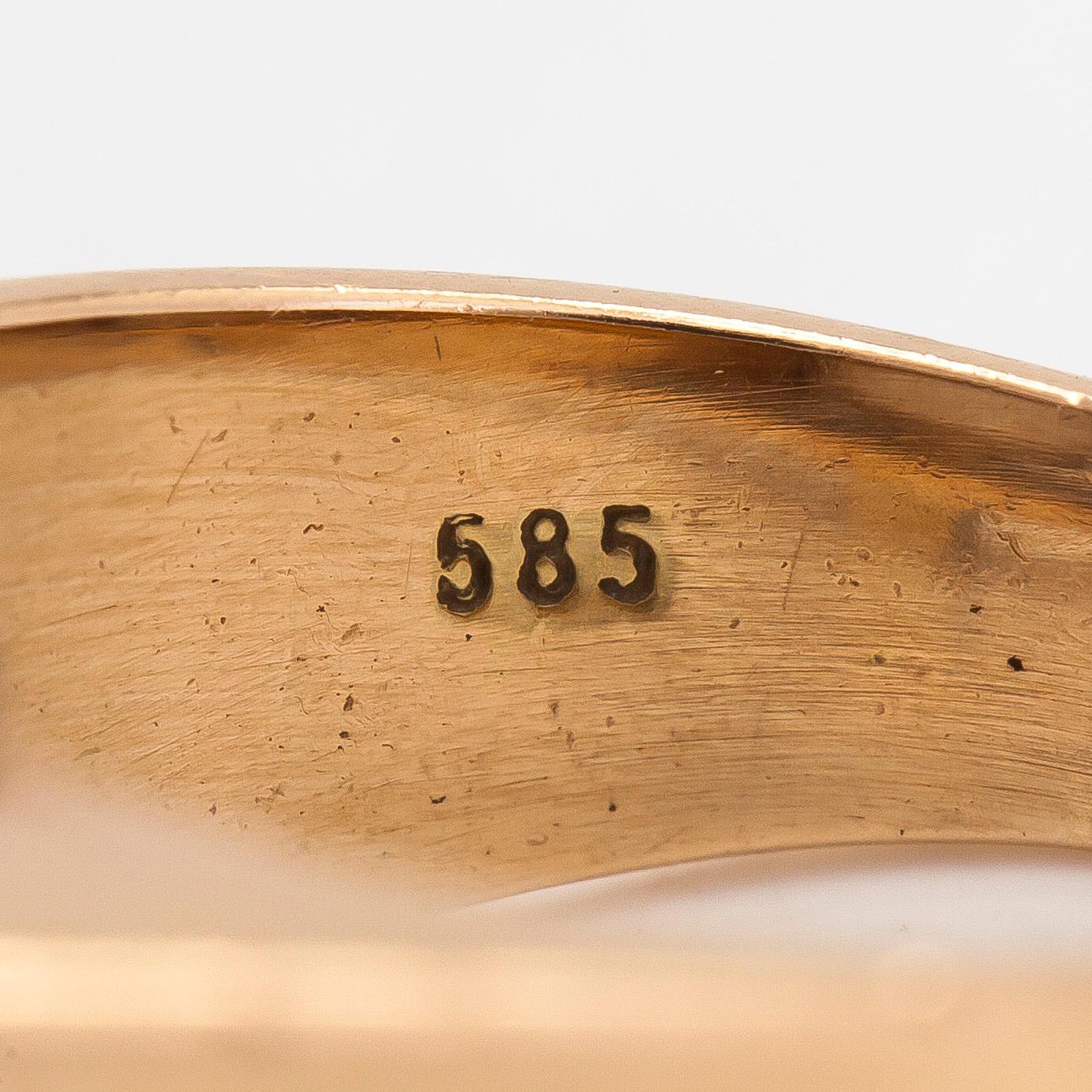 Ring, 14K guld, diamanter totalt ca. 0.15 ct enligt gravyr och lapis lazuli.