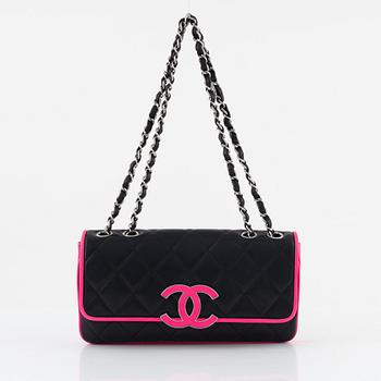 Chanel, väska, "Small Cruise Classic Flap Shoulder Bag", 2008.