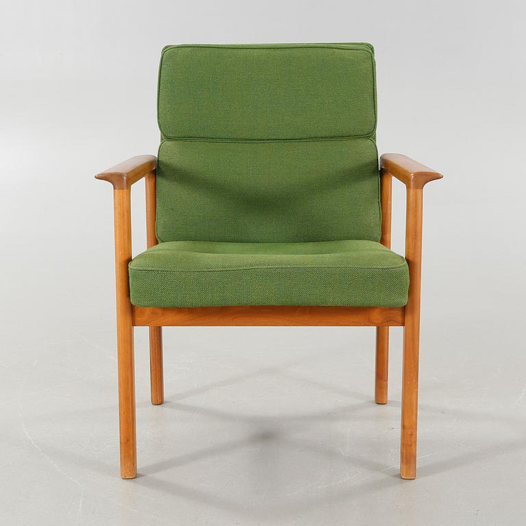 A 1960s armchair.