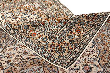 Matta, Keshan, ca 326 x 195 cm.