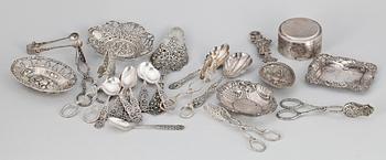PARTI SILVER, 26 delar, bl a GAB. Sverige/England, 1900-tal. Tot ca 330 gr.