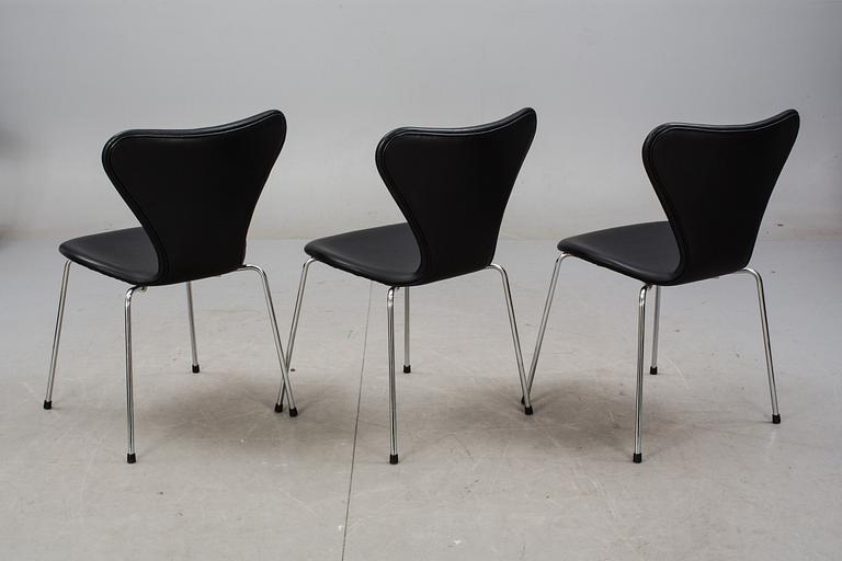 STOLAR, 6 st. "Sjuan". Arne Jacobsen för Fritz Hansen.