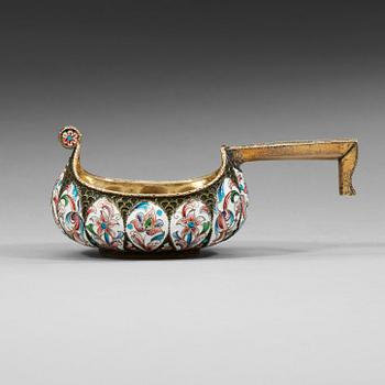 460. A Russian early 20th century silver-gilt and enameled kovsh, possibly Gustav Klingert, Moscow 1899-1908.