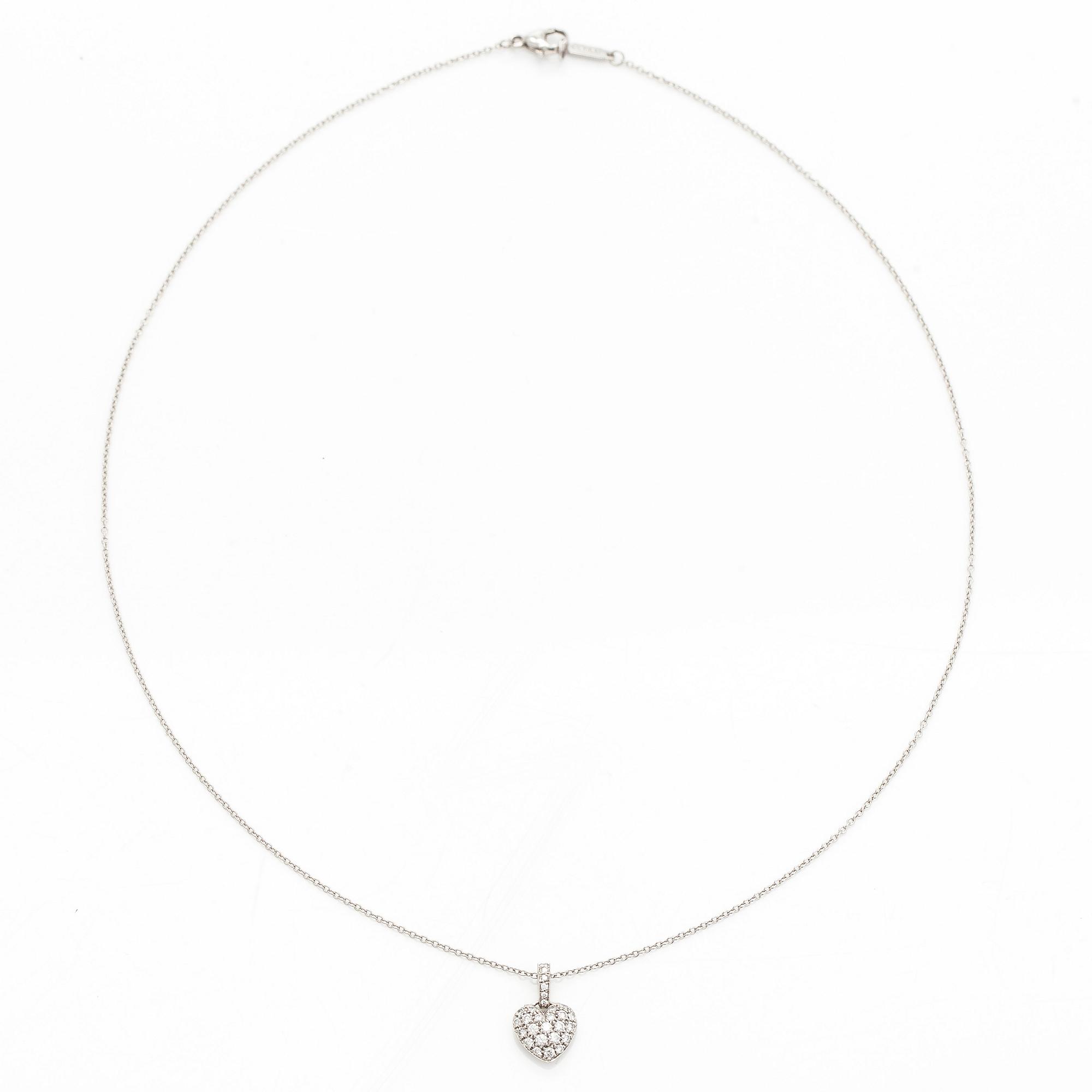 Tiffany & Co, kaulakoru, platinaa, sydämenmuotoinen riipus jossa briljanttihiottuja timantteja.