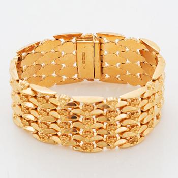 18K gold bracelet, Vicenza, Italy.