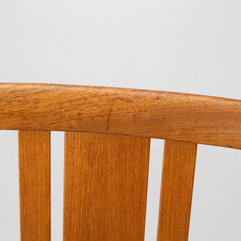 Linde Nilsson, dining table with four chairs.
Lammhult, second half of the 20th century.