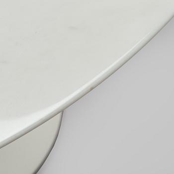 Eero Saarinen, A dining table 'Tulip' Knoll International.