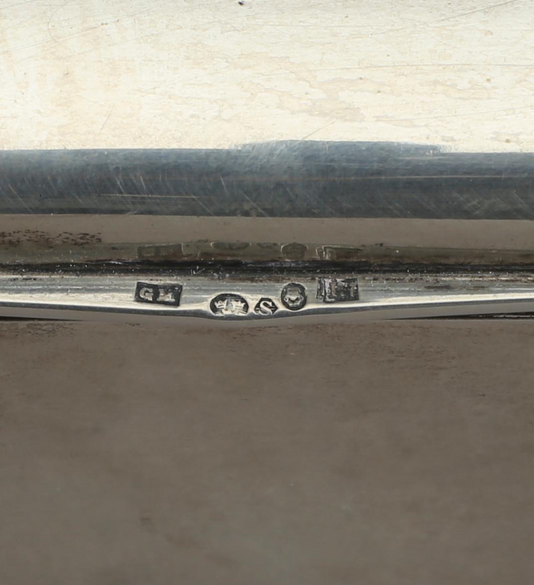 CIGARRASK, silver, importstämplat, Gustaf Möllenborg, Stockholm, 1919. Vikt 448 g.