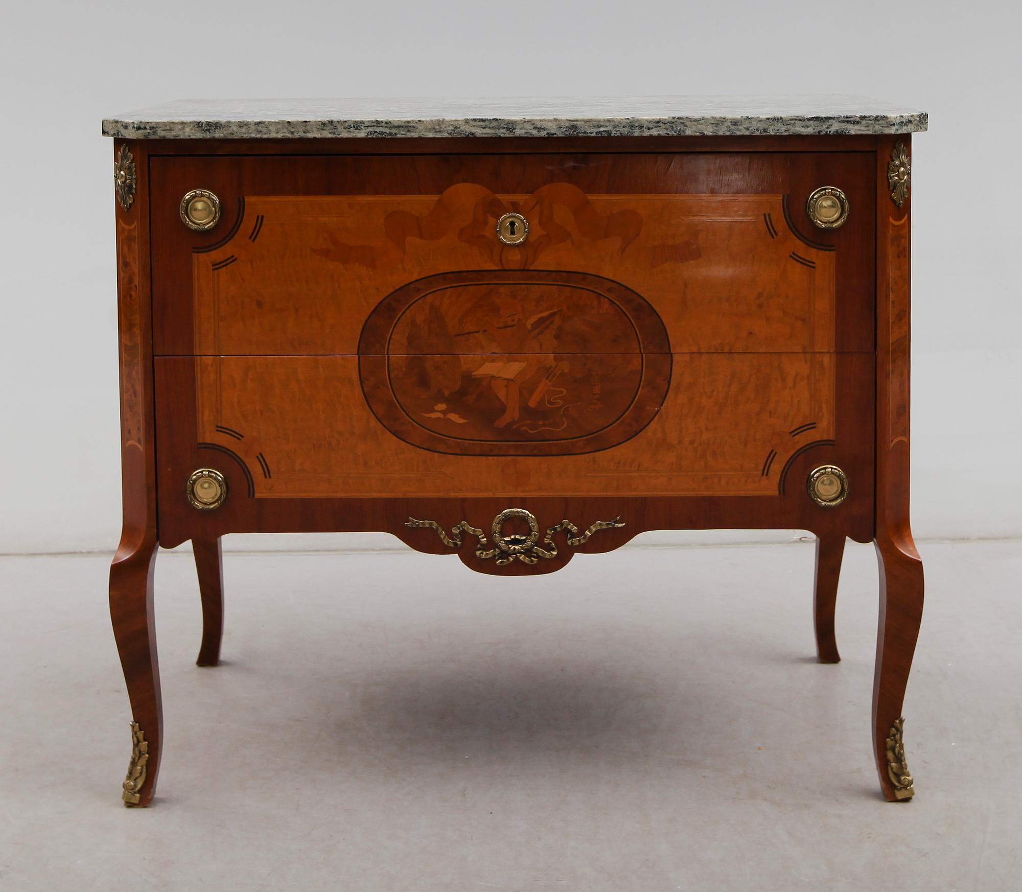 BYRÅ, gustaviansk stil, 1900-talets andra hälft.