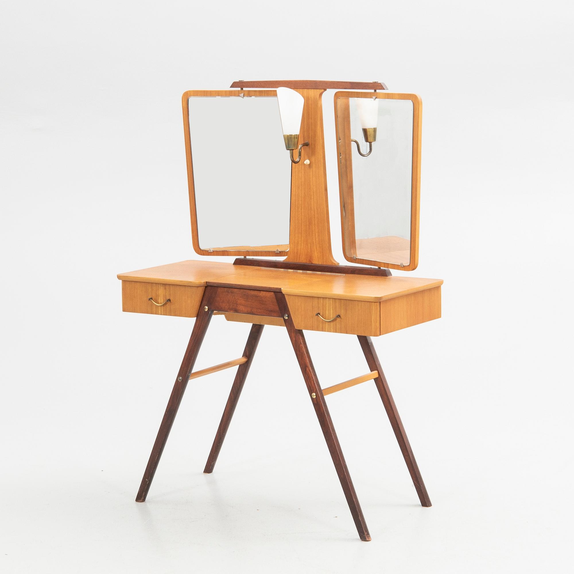 Dressing table, mid-20th century.