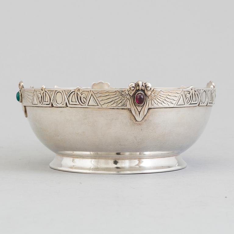 A Swedish Art Nouveau silver bowl, maker's mark CG Hallberg, Stockholm, 1903.