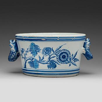 386. Rörstrand, A faience tureen, Rörstrand, 18th Century, dated 25/7 (17)51.