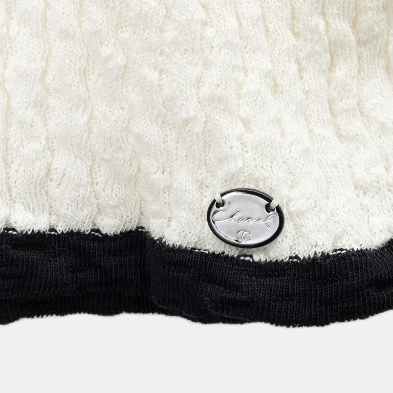 Chanel, a cotton pullover, size 34.