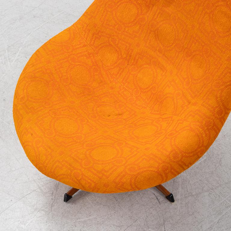 A swivel easy chair from Dahléns 1970s.